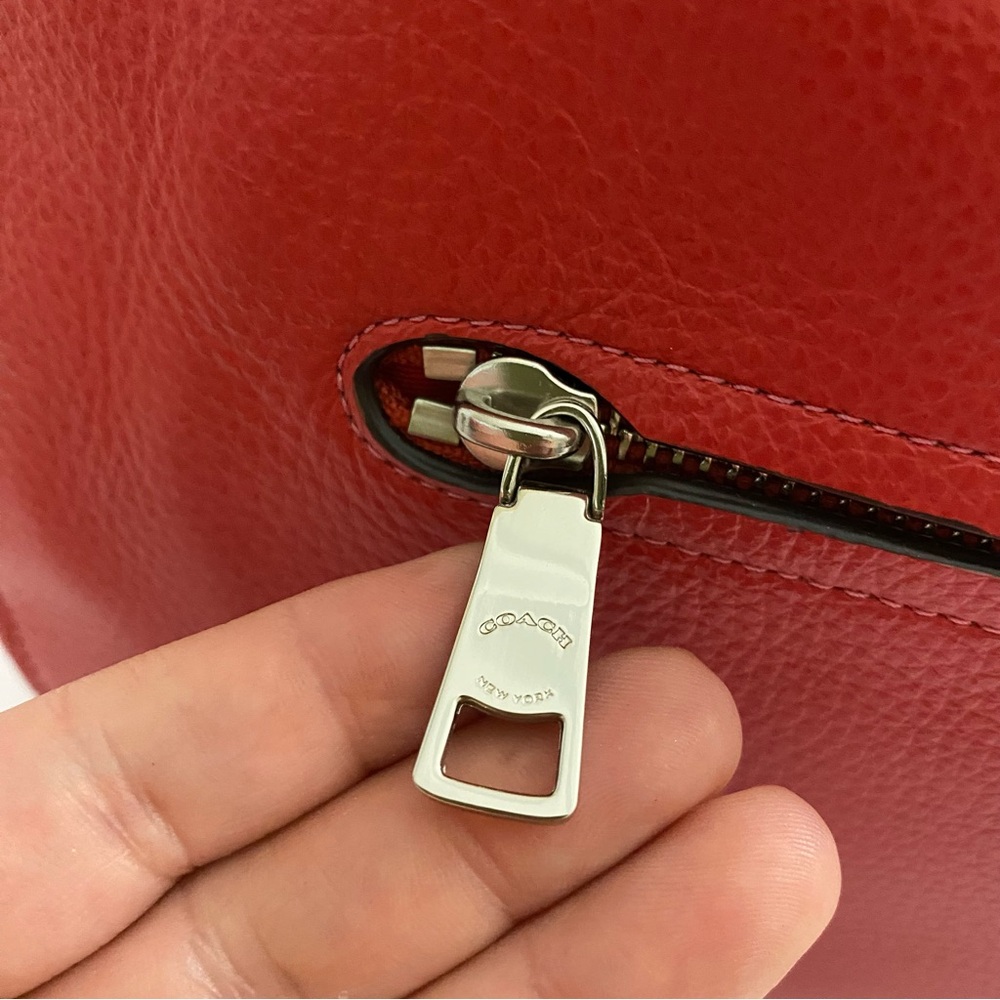 Coach Chelsea Hobo‎ 32 Stunning Red Pebbled Genuine Leather Shoulder Handbag - Picture 8 of 13